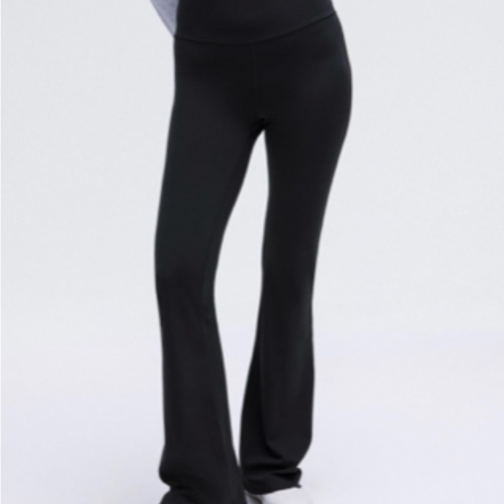 BNWT Lululemon SHR Nulu Flared Pant Reg 8